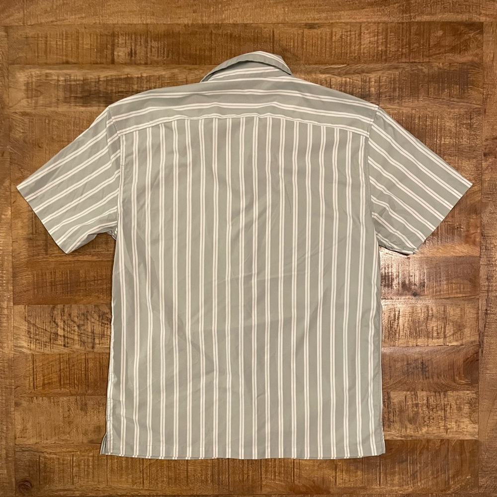 Abercrombie & Fitch Camp Collar Short Sleeve Button Up Shirt - Picture 3 of 5